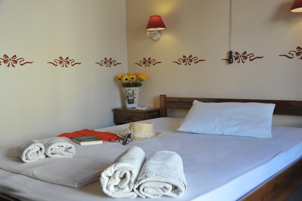Guesthouse Corali Hydra  Eksteriør billede